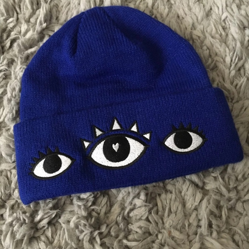 Blue eye beanie